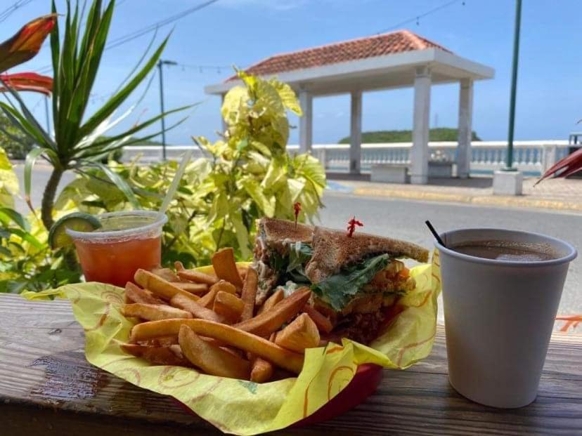 Waterside Inn Vieques Bagian luar foto
